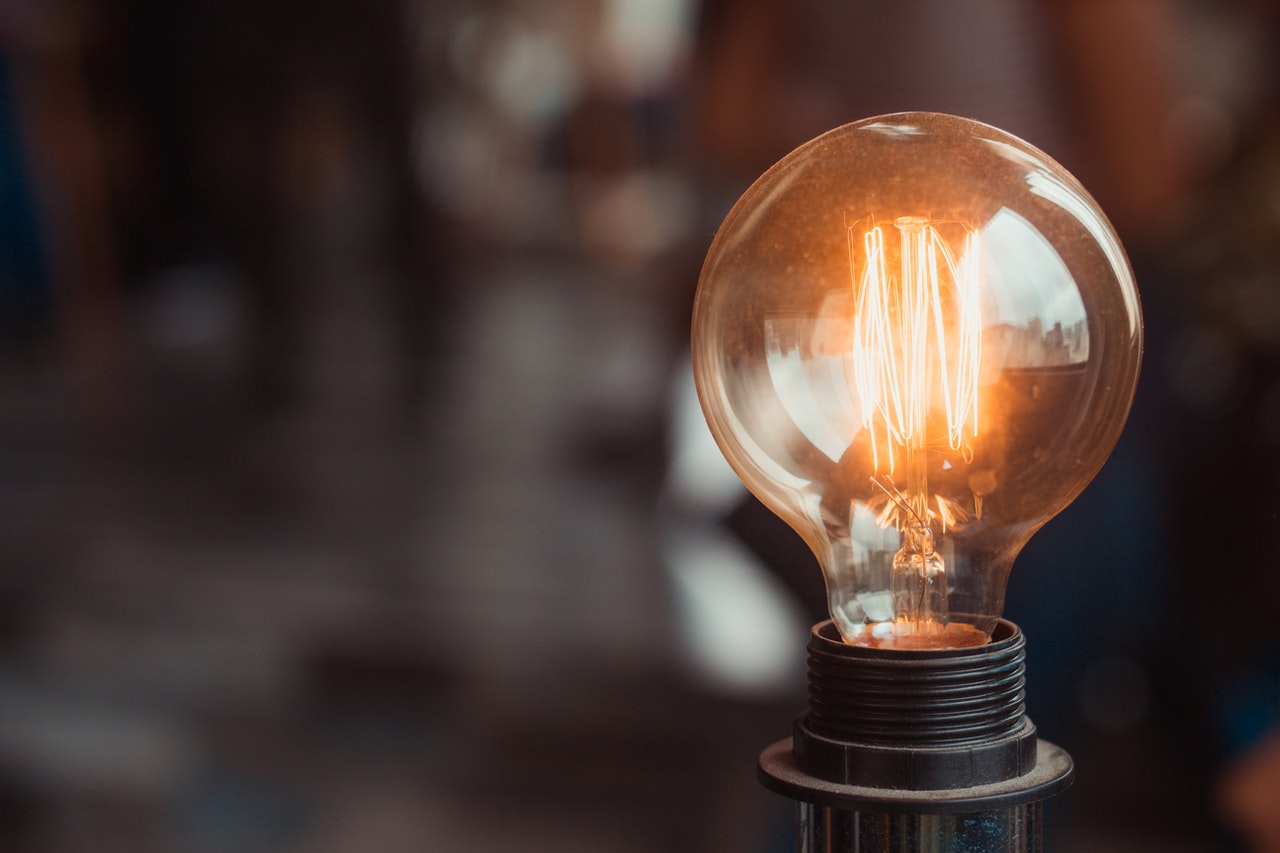 immagine di lampadina accesa